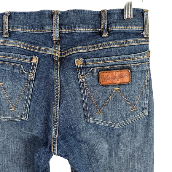 Wrangler Other - Wrangler Retro Slim Boot Jeans Mens Actual 30x31 Blue Medium Wash Denim Western